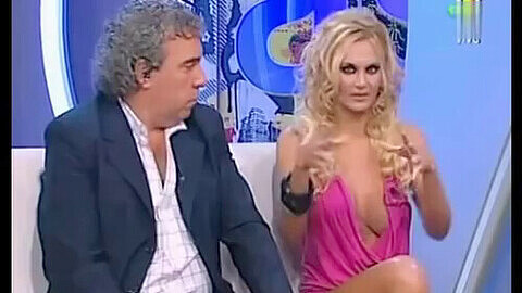 Upskirt In Mainstream Movies - Upskirt Spanish Tv Show, Celebrity Pussy Oops - Videosection.com