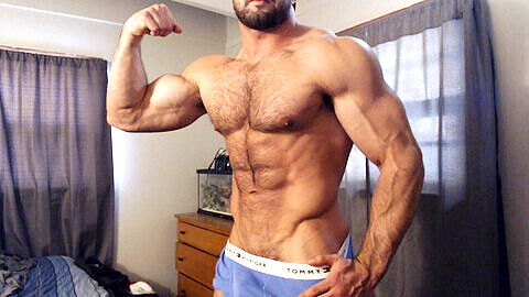 hairy muscle Popular Videos - VideoSection